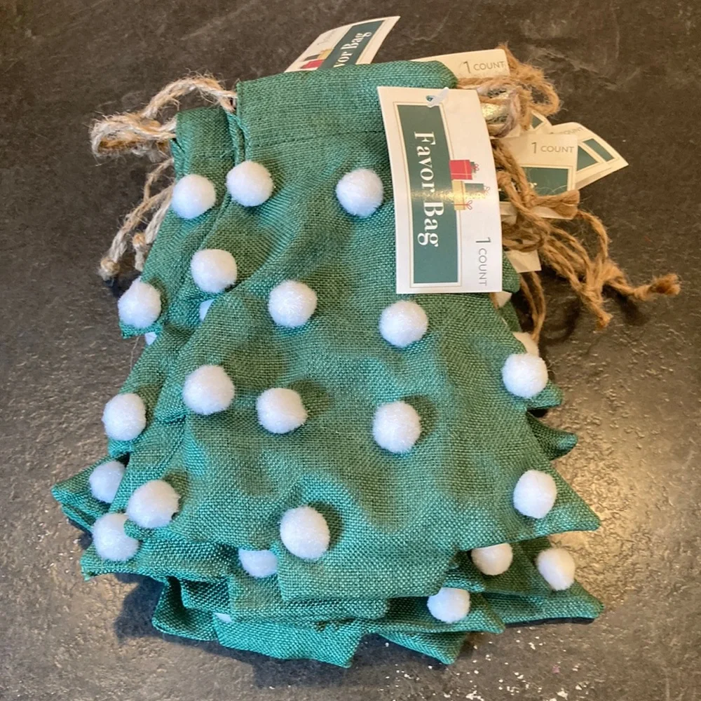 Lot of 25 green white Christmas tree flavor party gift goody bags - NWT